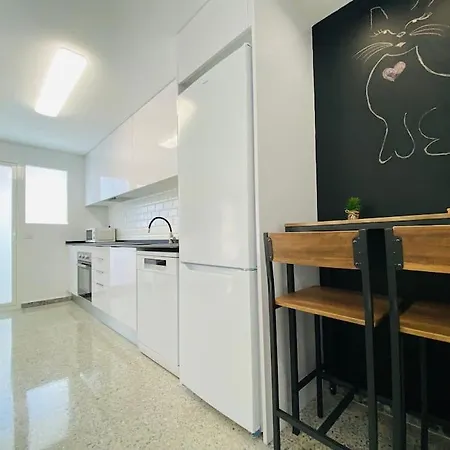 Apartament Spacious & Bright Flat Near The
