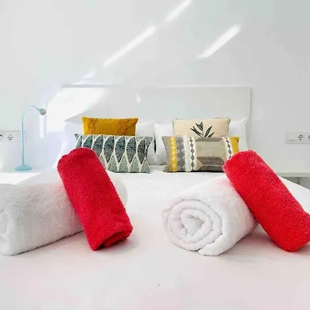Apartament Spacious & Bright Flat Near The