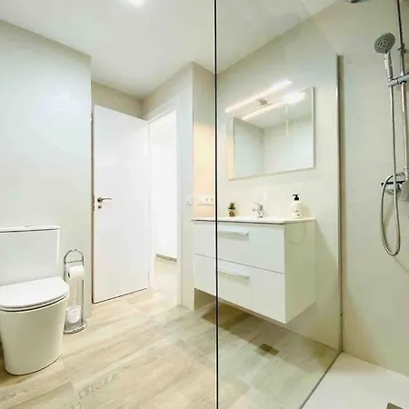 Apartman Spacious & Bright Flat Near The *