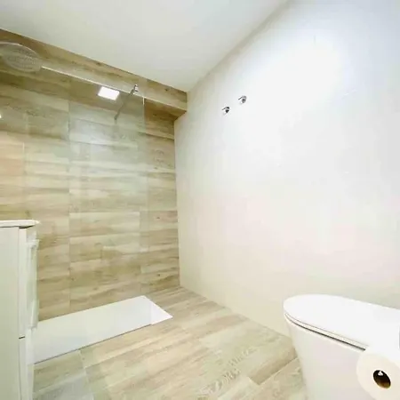 Apartman Spacious & Bright Flat Near The Valencia