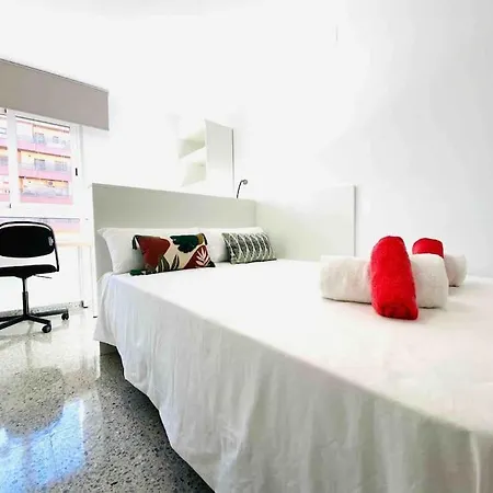 Apartman Spacious & Bright Flat Near The
