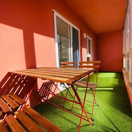 Spacious & Bright Flat Near The Apartman *