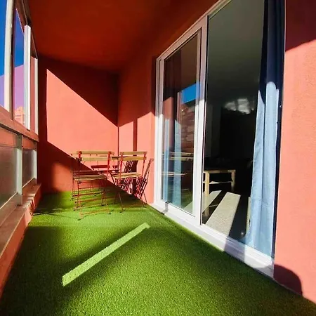 شقة Spacious & Bright Flat Near The