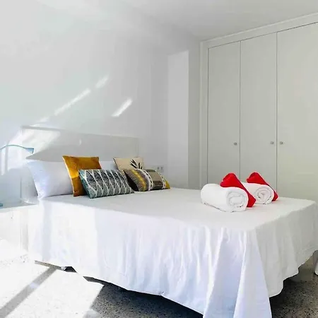 Spacious & Bright Flat Near The * فالنسيا
