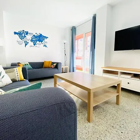 Spacious & Bright Flat Near The شقة فالنسيا